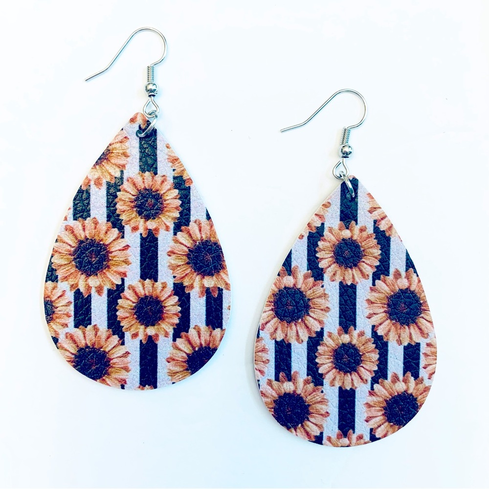 🍁2/$10 Fall Faux Leather Earrings
